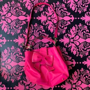 Beautiful Betsy Johnson satchel 💕